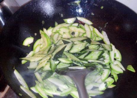 荔枝能和角瓜一起吃,营养美味两不误